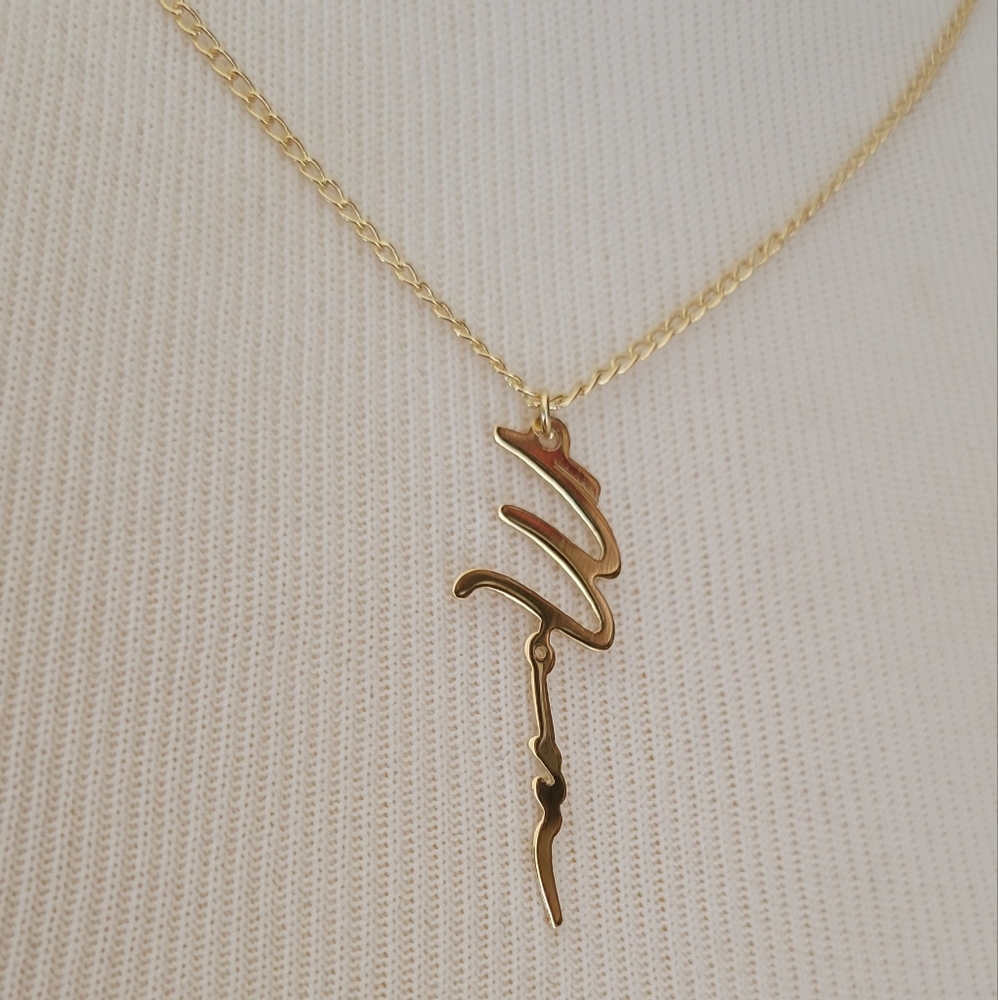 New MOM necklace, 24kt plated. Modern lines. Comes with gift box.